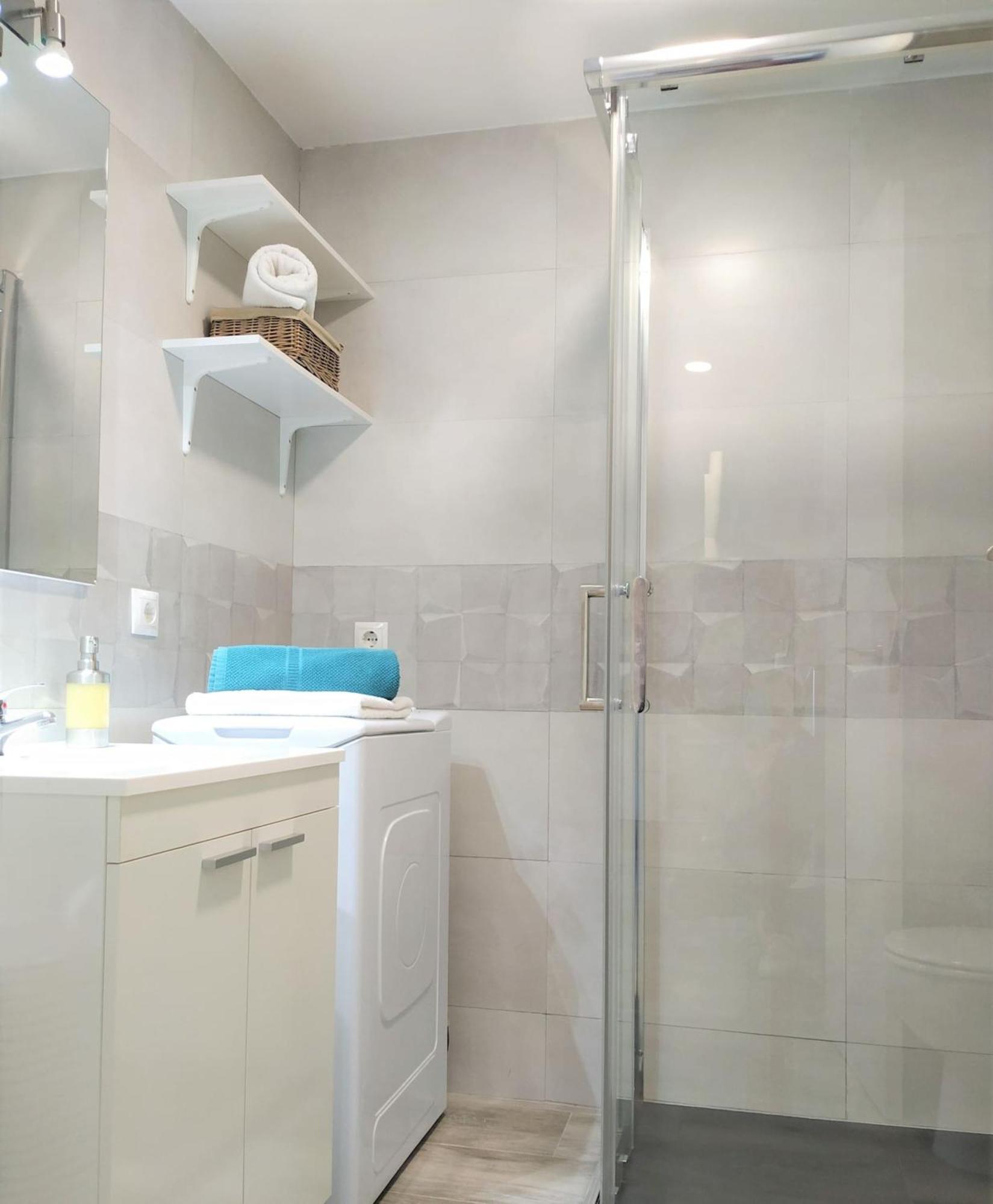 Deluxe Apartment In Benalbeach With Beach Views 베날마데나코스타 외부 사진
