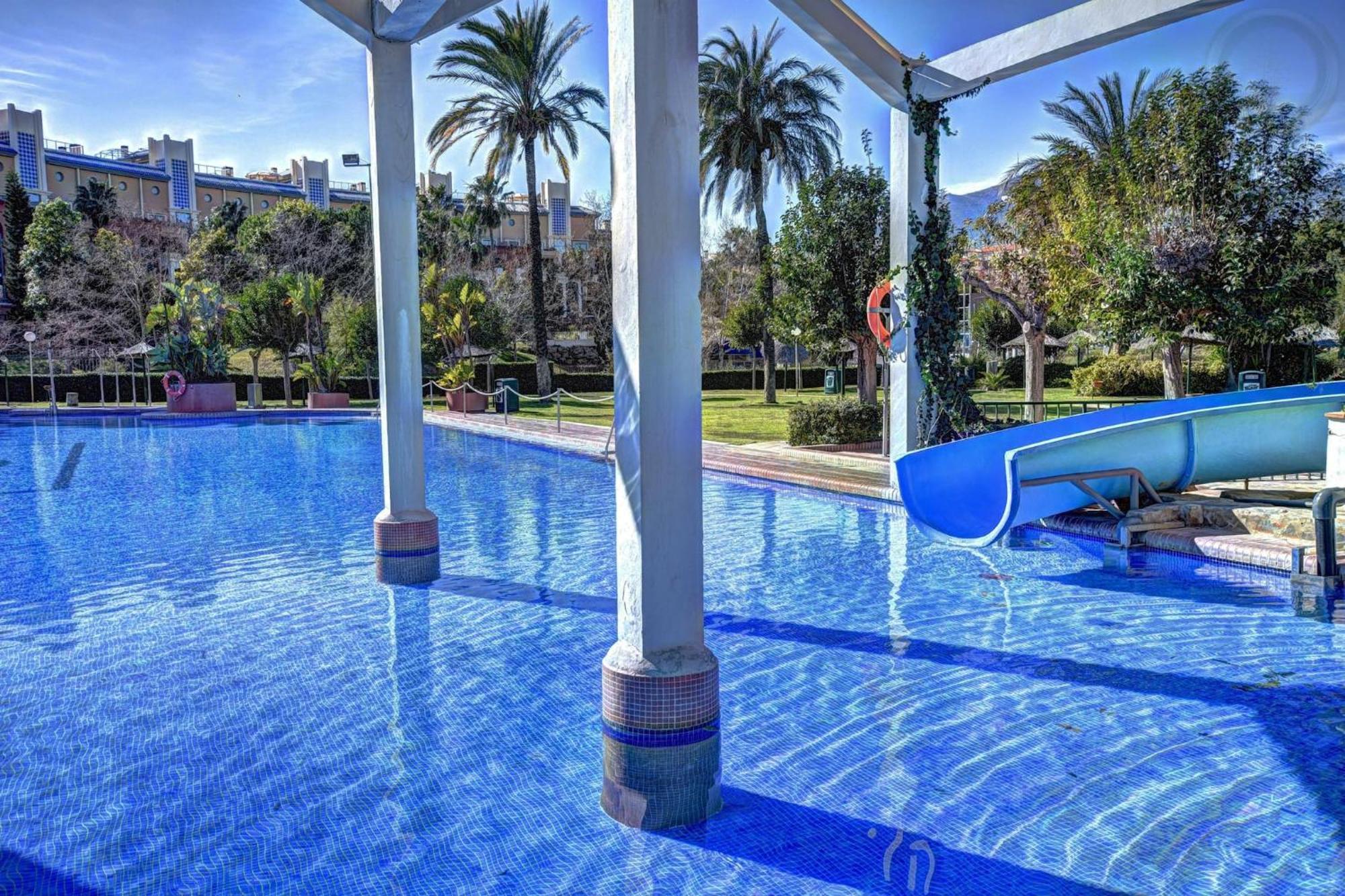 Deluxe Apartment In Benalbeach With Beach Views 베날마데나코스타 외부 사진